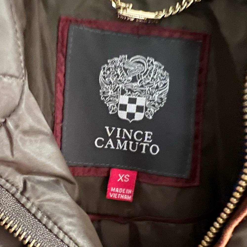 Vince Camuto Olive Green Quilted Jacket with Brown Trim - Picture 3 of 4